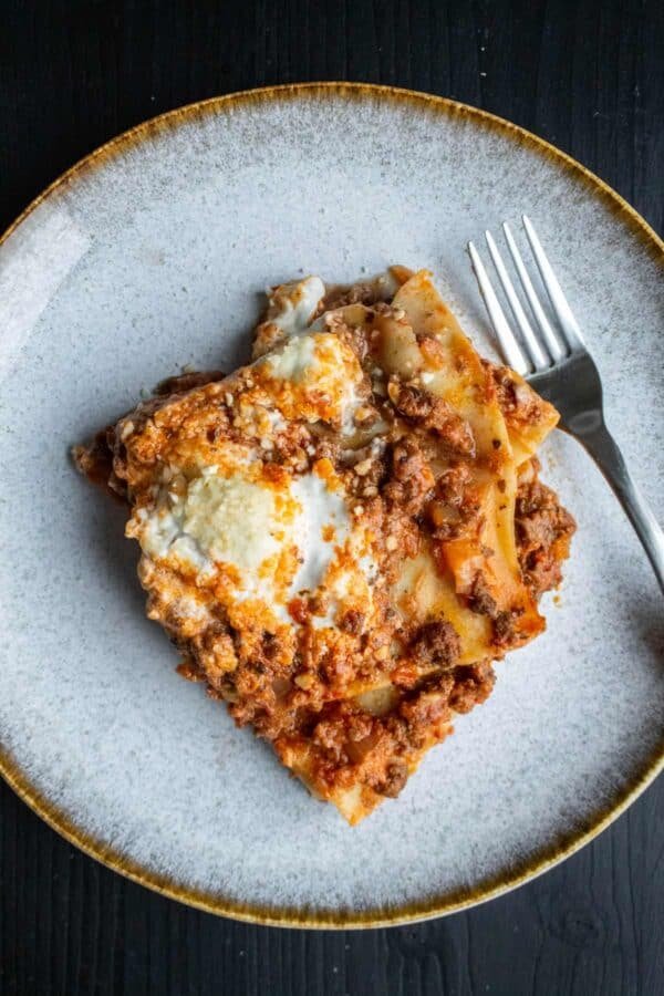 Vegan instant lasagna in a pot