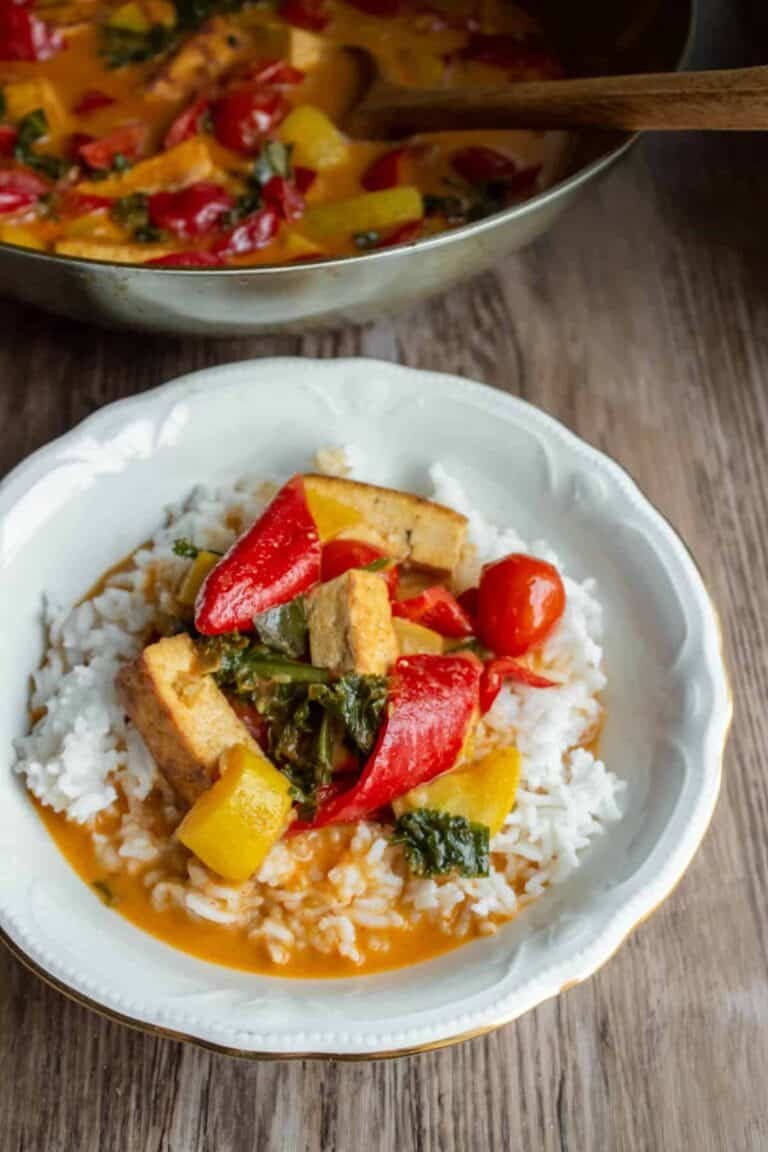 Thaicurrya ja riisiä