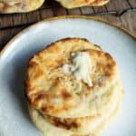 Perunarieskoja lautasella