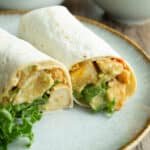 Täytettyjä burritoja ja kasviksia