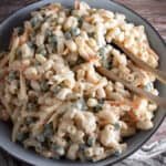 Italiansalaattia kulhossa