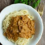 Itämainen Vönerkastike pastalle